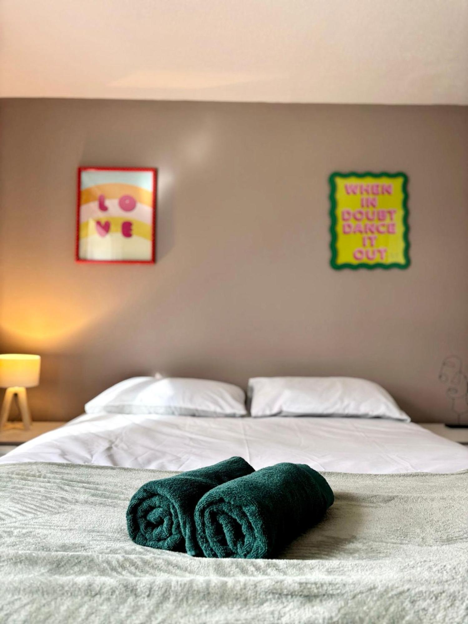 Stylish 2 Bed Centre Apartment Manchester