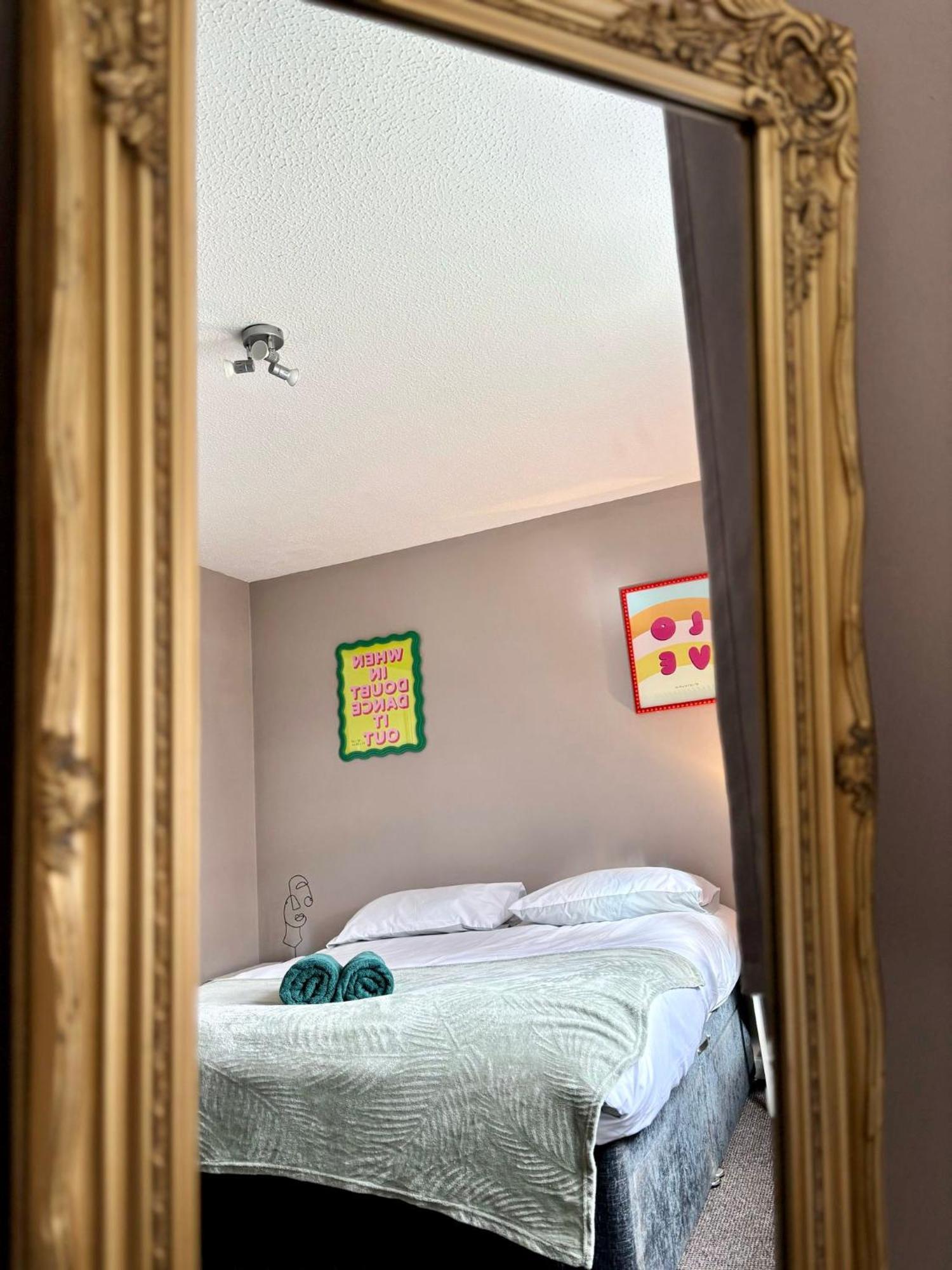 Stylish 2 Bed Centre Apartment Manchester