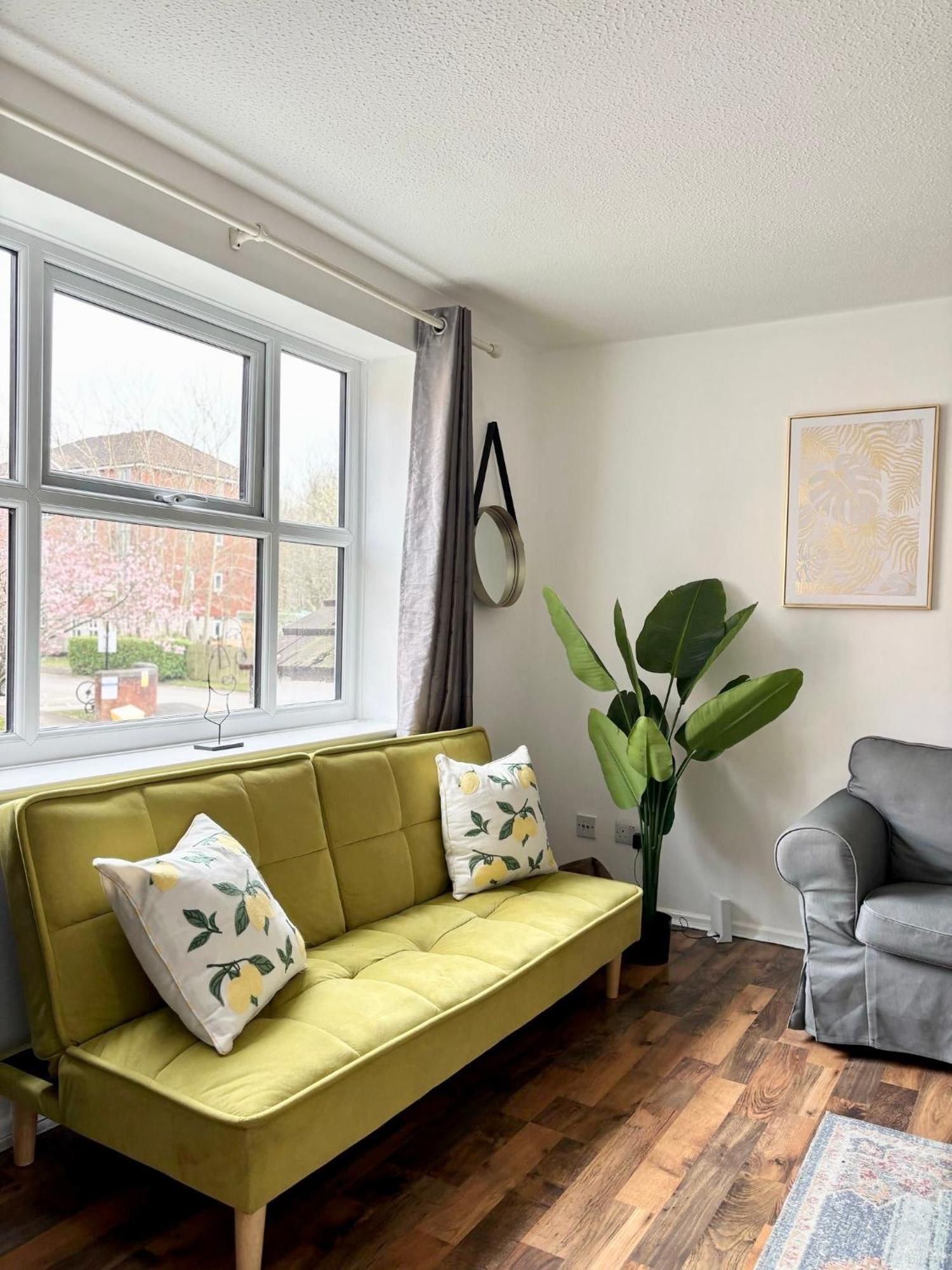 Stylish 2 Bed Centre
